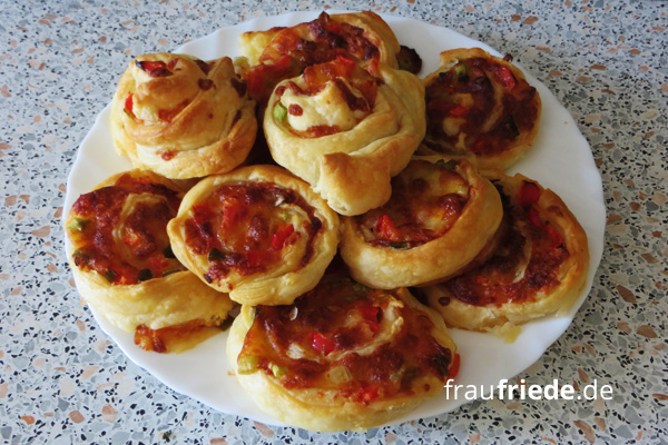 Lecker Pizzaschnecken selber machen | Frau Friede