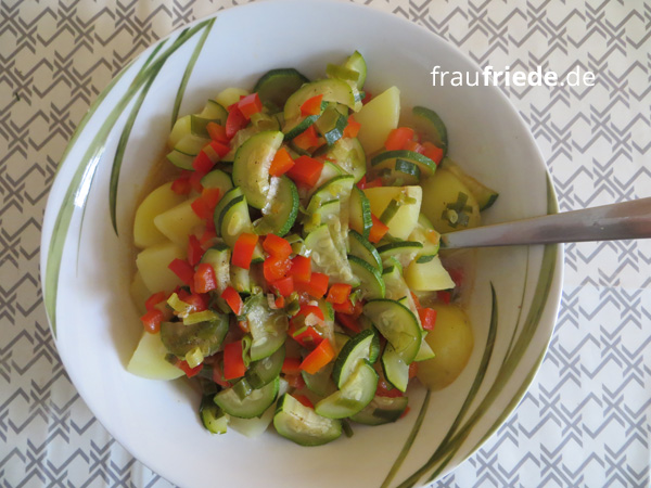 Paprika-Zucchini-Curry mit Reis